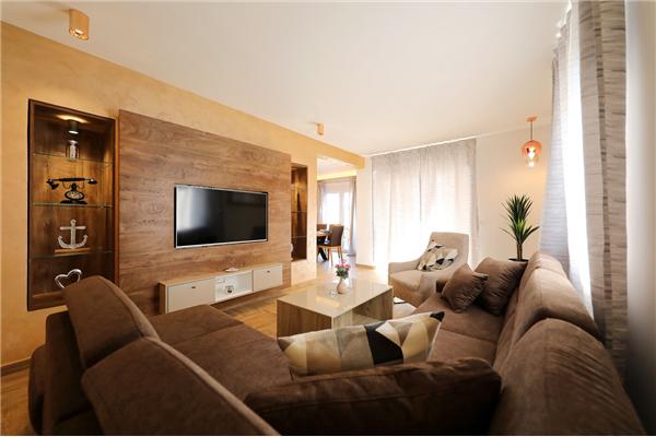 House K2, for 12 persons