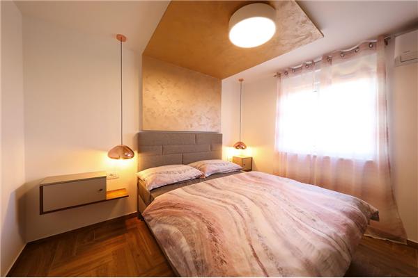 House K2, for 12 persons