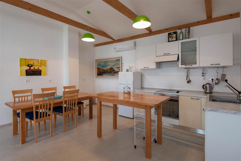 Apartment A1, for 6 persons