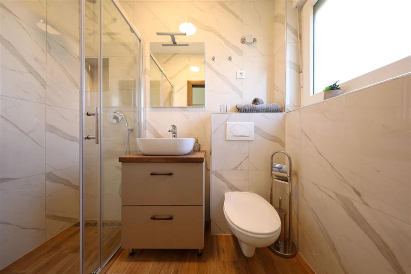 House K2, for 12 persons