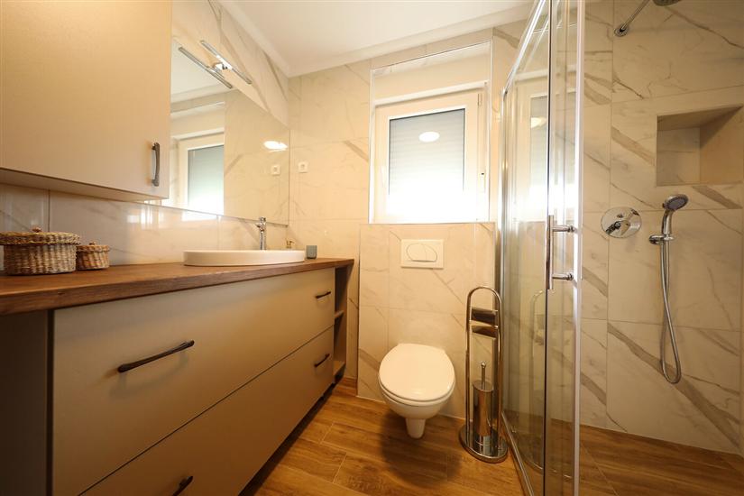 House K2, for 12 persons