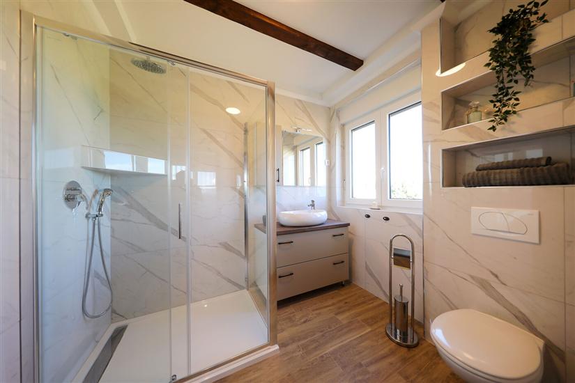 House K2, for 12 persons