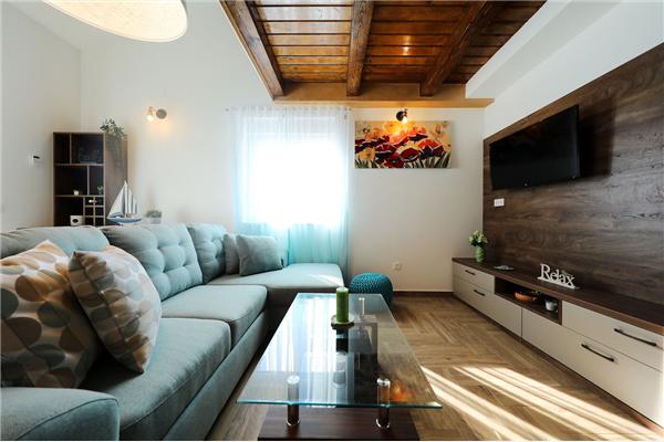 House K2, for 12 persons