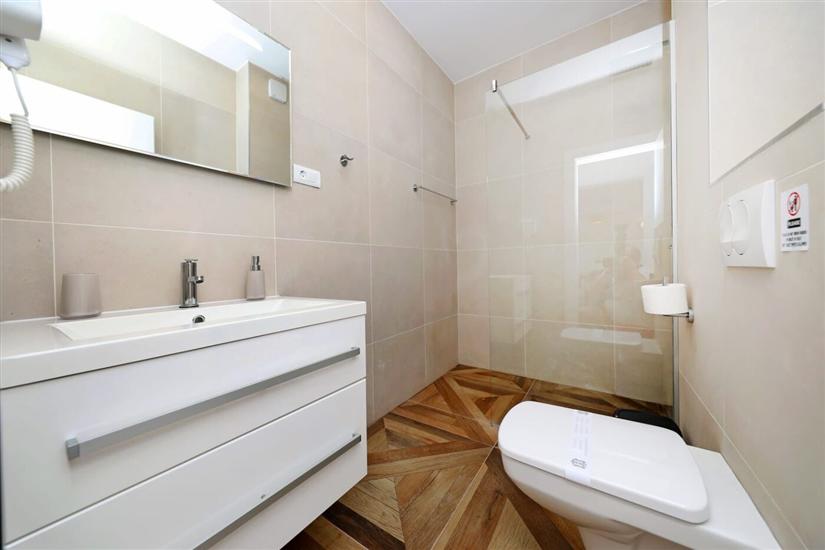 Apartment A2, for 6 persons