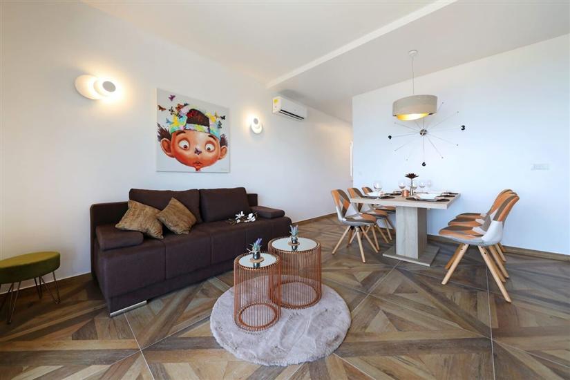 Apartment A2, for 6 persons