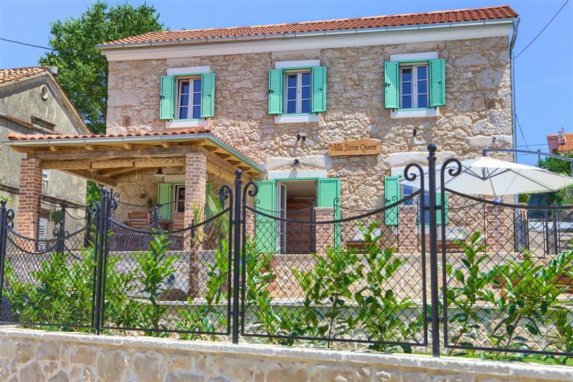 Villa Stone Queen