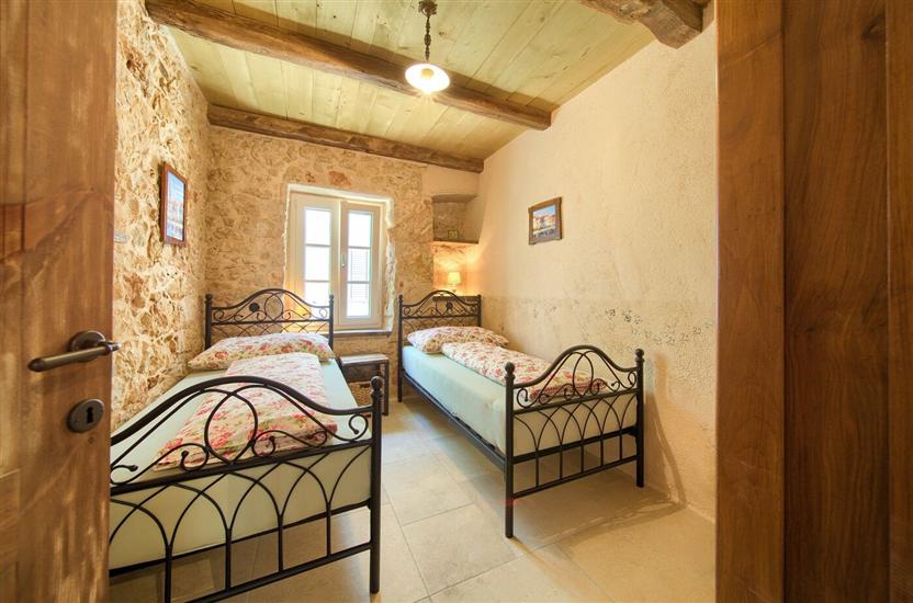 House K1, for 8 persons