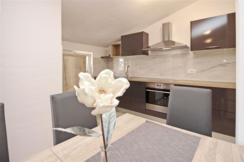 Apartment A7, for 6 persons