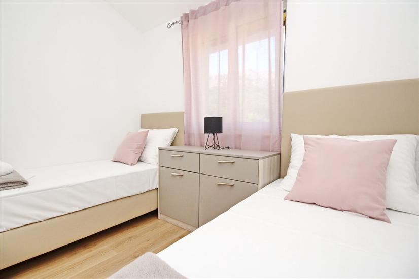 Apartment A7, for 6 persons
