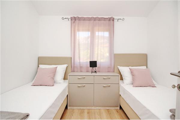 Apartment A7, for 6 persons