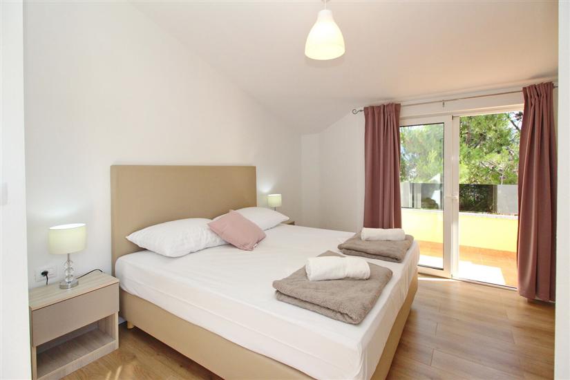 Apartment A7, for 6 persons