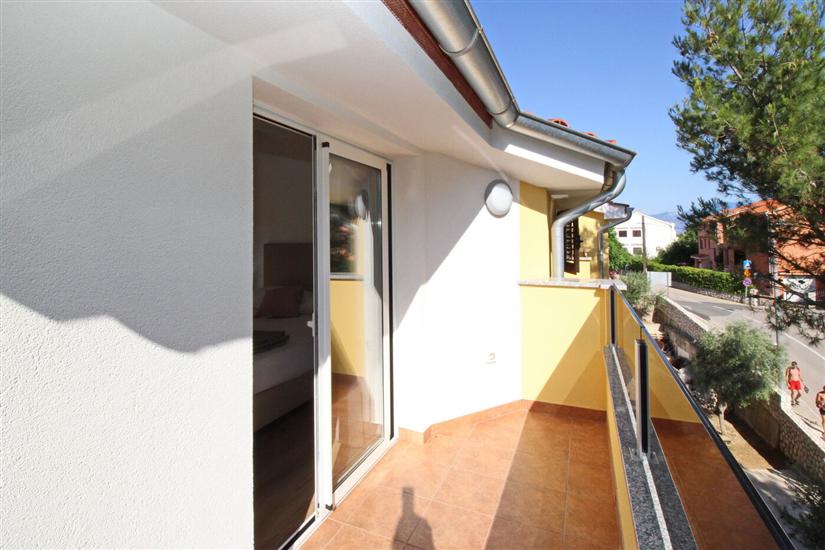 Apartment A7, for 6 persons