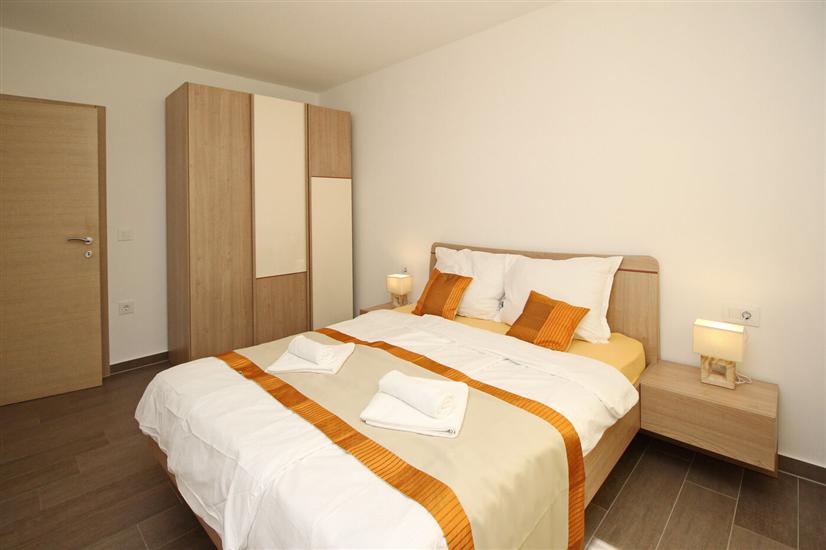 Apartment A2, for 6 persons