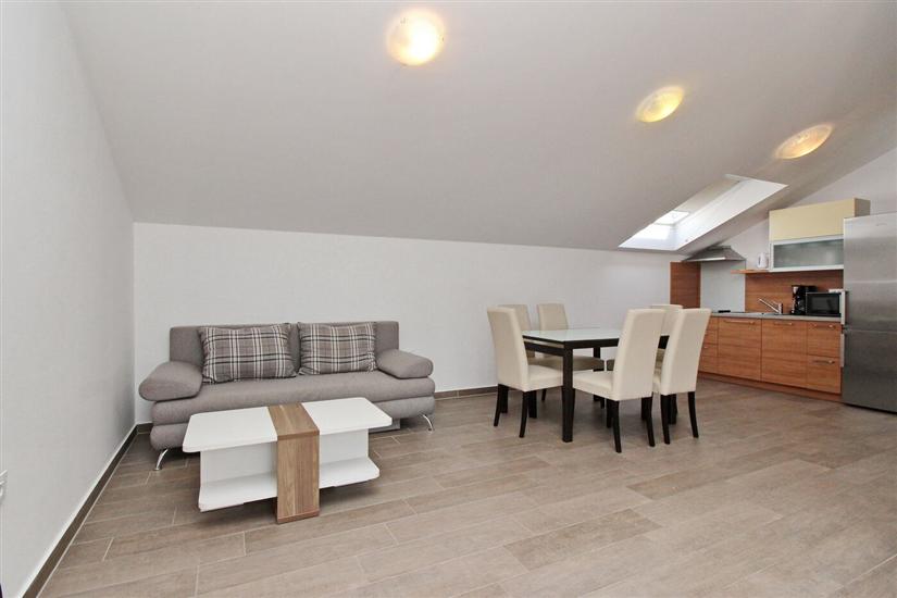 Apartment A6, for 6 persons