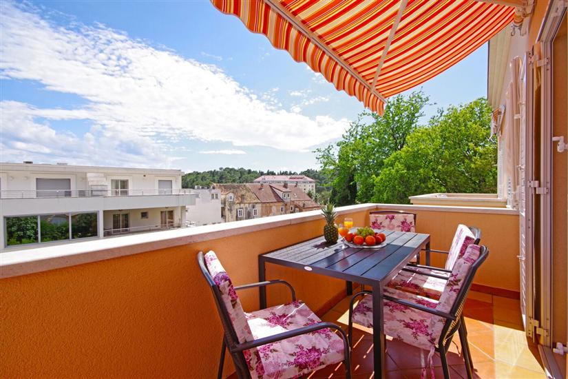 Apartment A1, for 5 persons