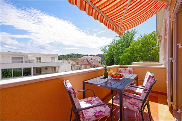 Apartment A1, for 5 persons