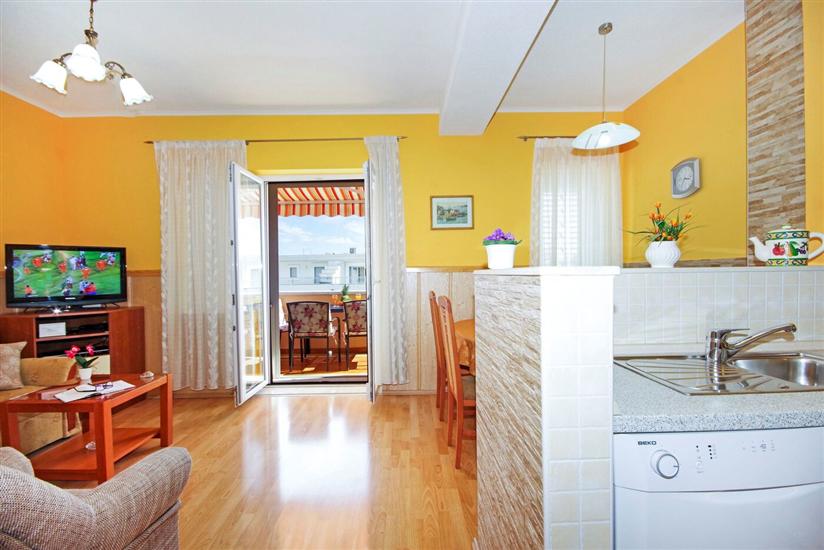 Apartment A1, for 5 persons