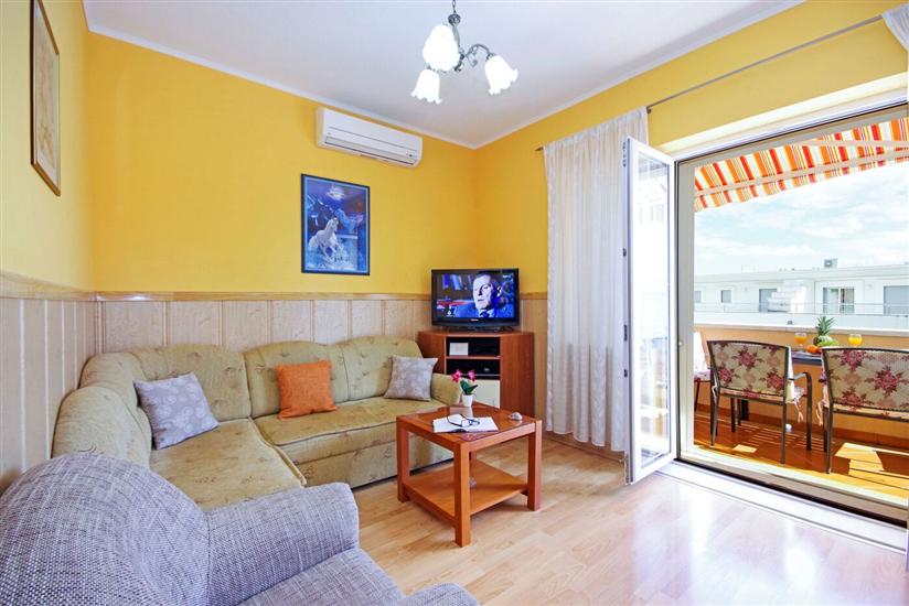 Apartment A1, for 5 persons