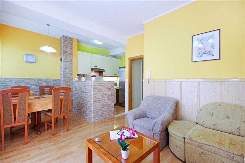 Apartment A1, for 5 persons