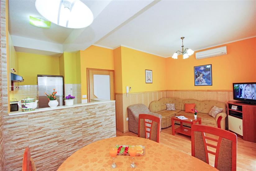 Apartment A1, for 5 persons