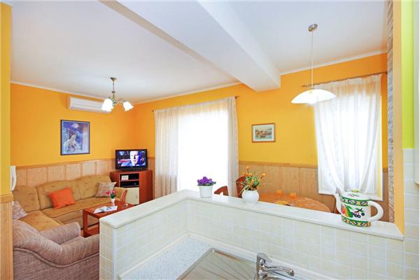 Apartment A1, for 5 persons