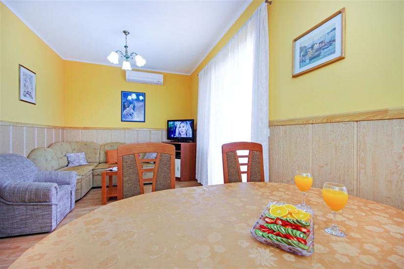 Apartment A1, for 5 persons