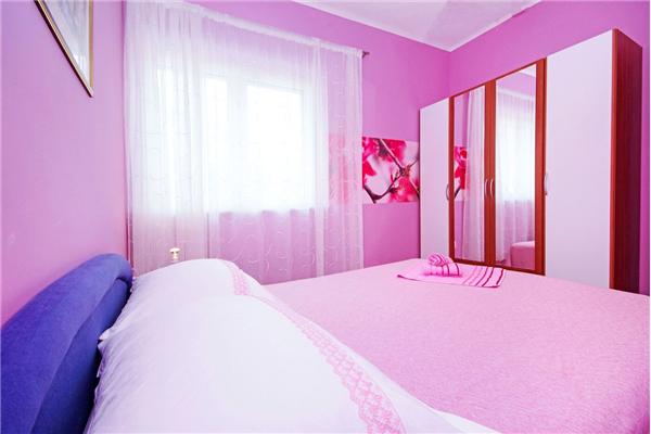 Apartment A1, for 5 persons