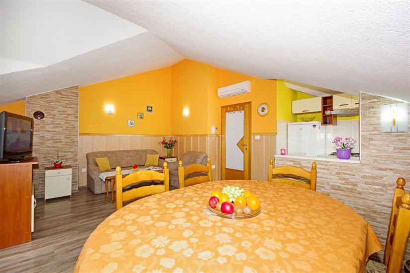 Apartment A2, for 4 persons