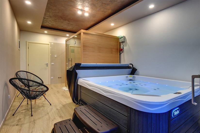 House K1, for 10 persons