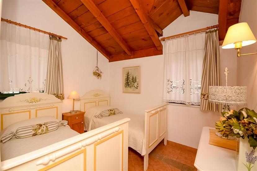 Apartment A1, for 5 persons