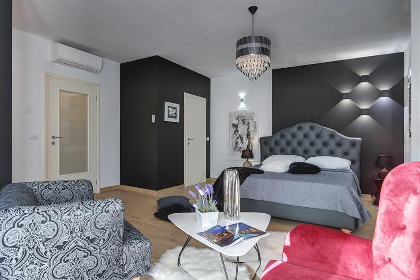 House K1, for 10 persons