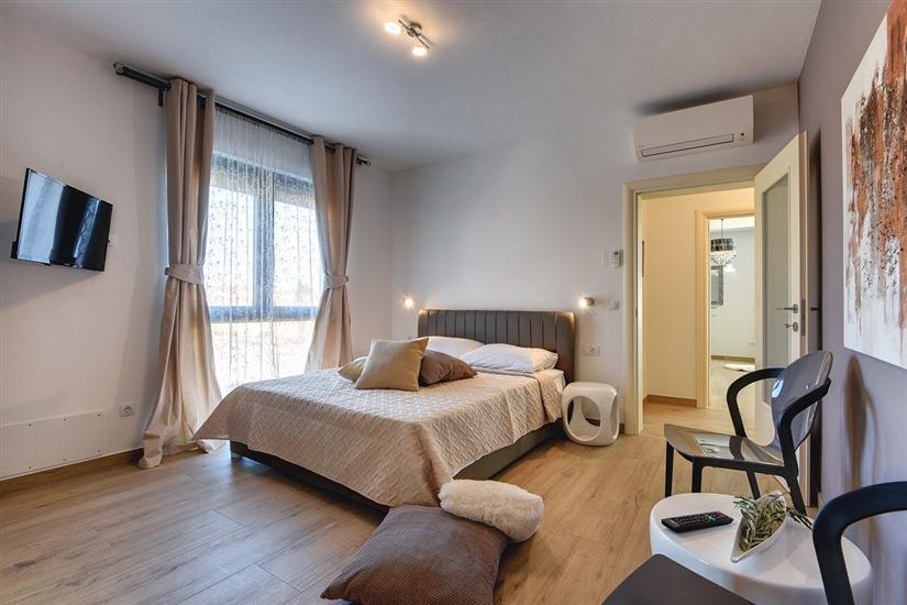 House K1, for 10 persons