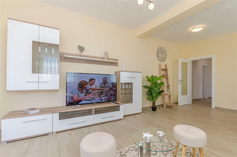 Apartment A2, for 5 persons