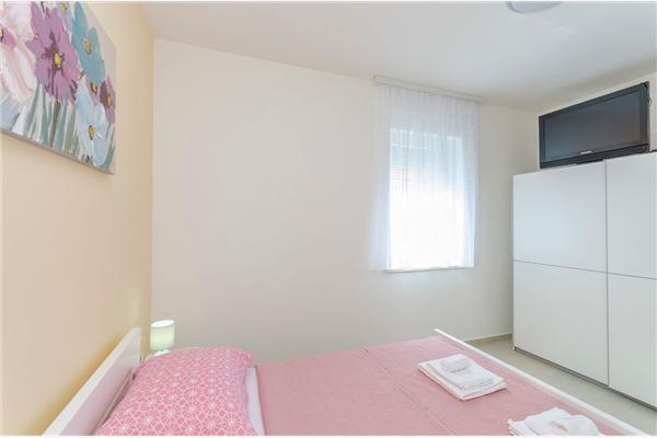 Apartment A1, for 5 persons