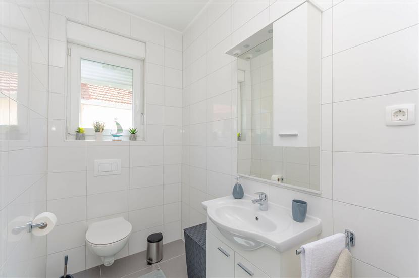 Apartment A1, for 5 persons