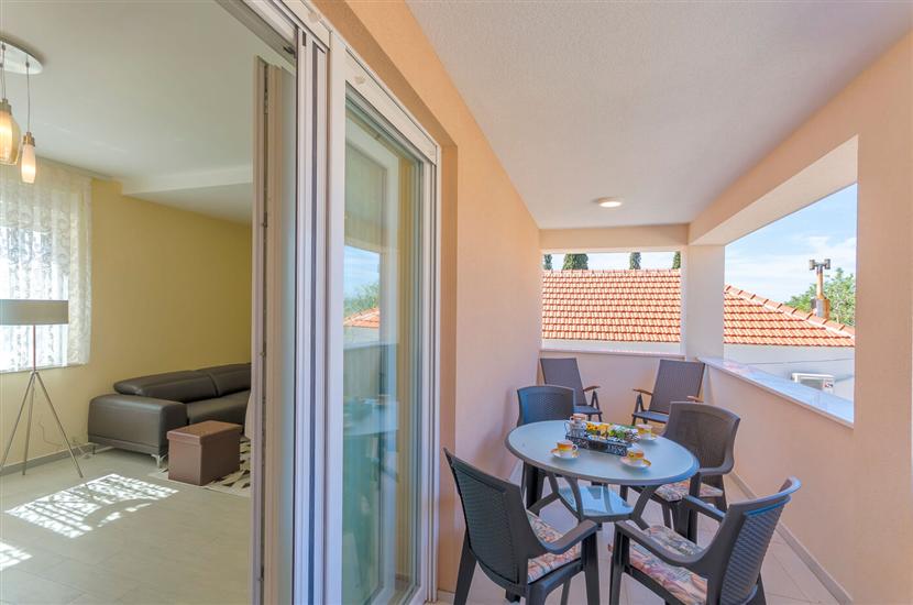 Apartment A1, for 5 persons