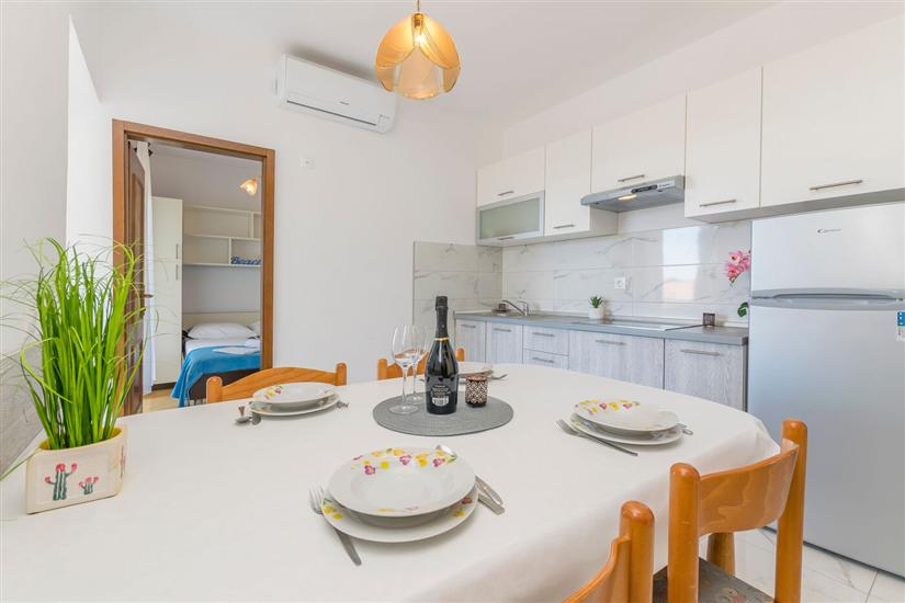 Apartment A3, for 6 persons