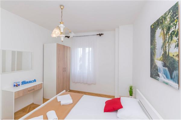 Apartment A6, for 6 persons