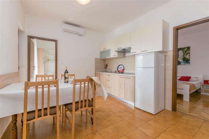 Apartment A6, for 6 persons