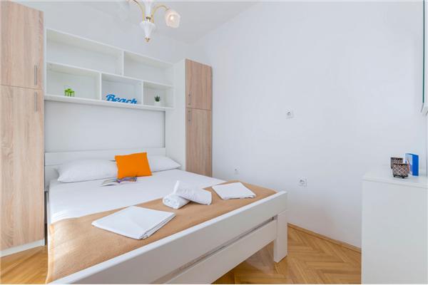 Apartment A6, for 6 persons
