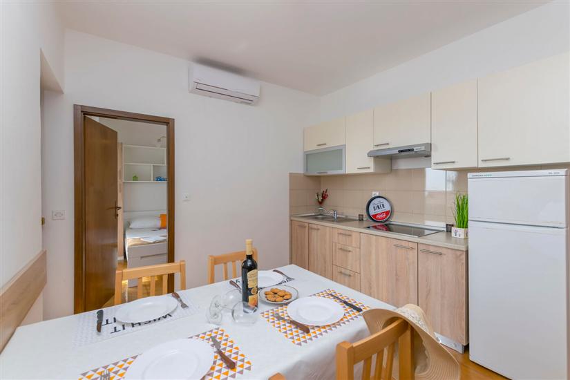 Apartment A6, for 6 persons