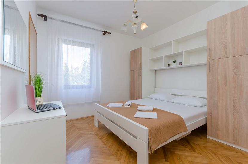 Apartment A6, for 6 persons