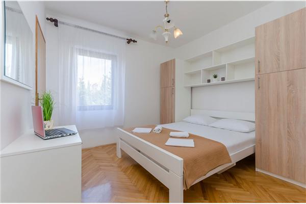 Apartment A6, for 6 persons