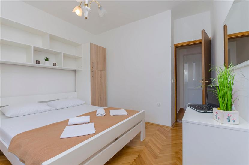Apartment A6, for 6 persons