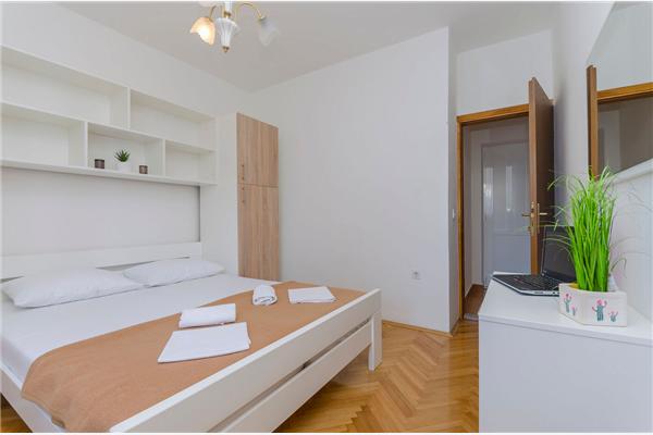 Apartment A6, for 6 persons
