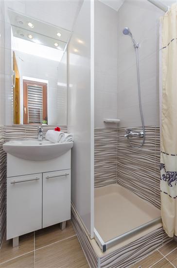 Apartment A6, for 6 persons