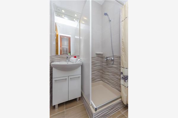 Apartment A6, for 6 persons