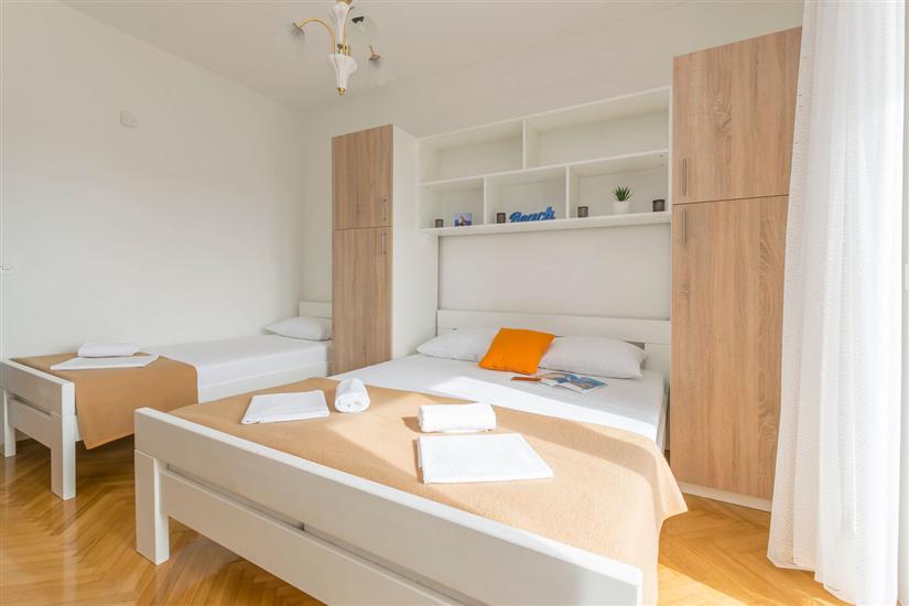 Apartment A7, for 6 persons