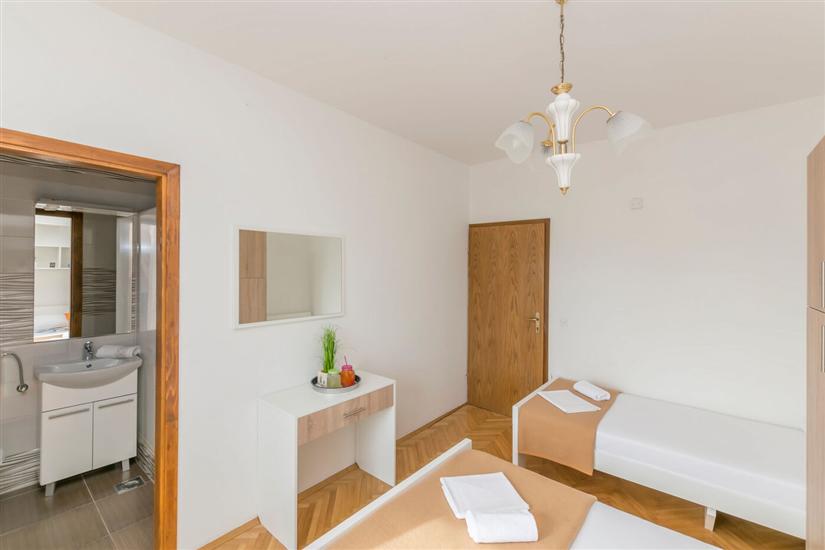 Apartment A7, for 6 persons