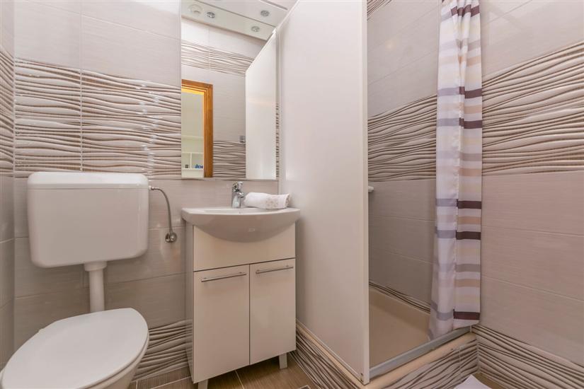 Apartment A7, for 6 persons